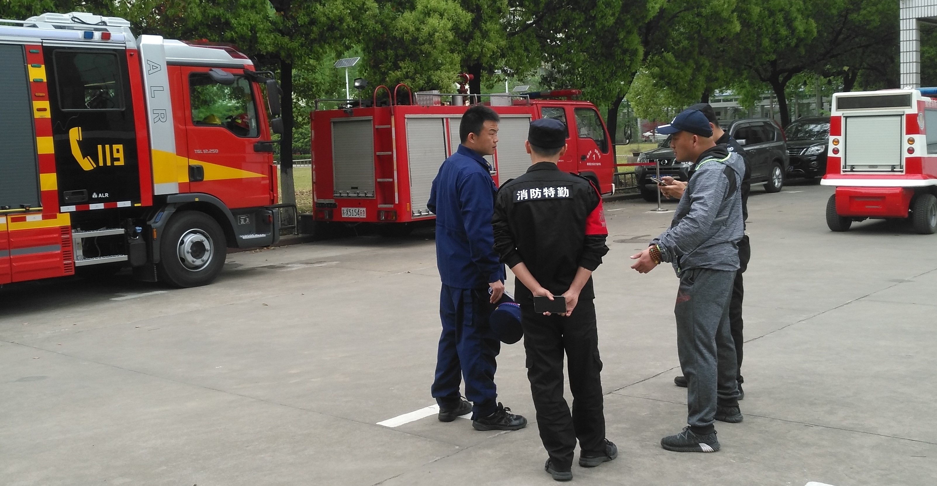 乐玩街机app下载:沙市区江津西路社区免费为茕居白叟装置烟感报警器